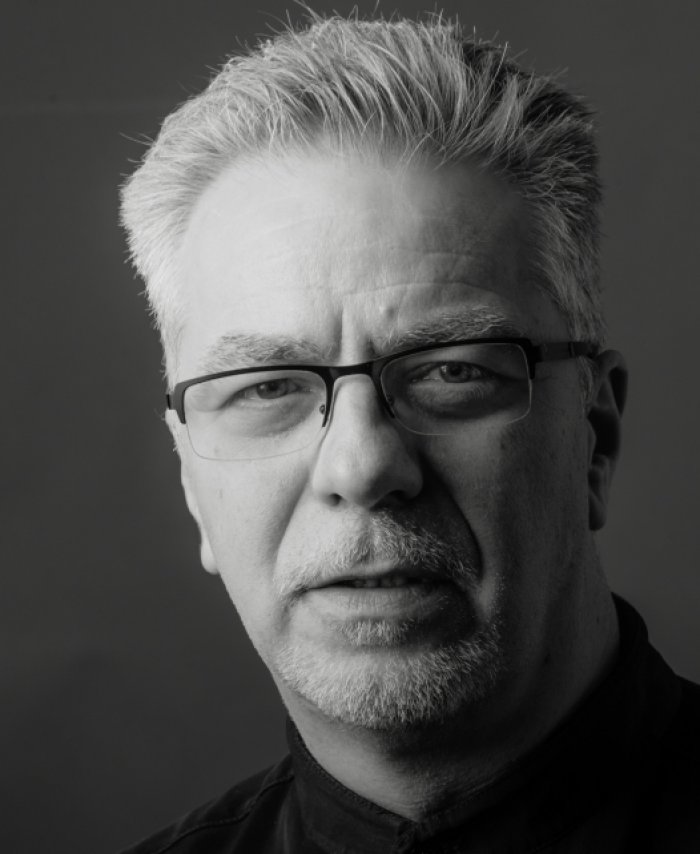 JULIUS GENIUŠAS